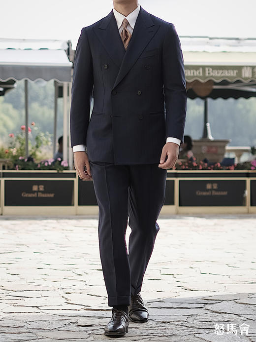 Stylbiella Knight 澳洲美丽诺羊毛360克高克重藏蓝色人字纹全麻衬套装 商品图6