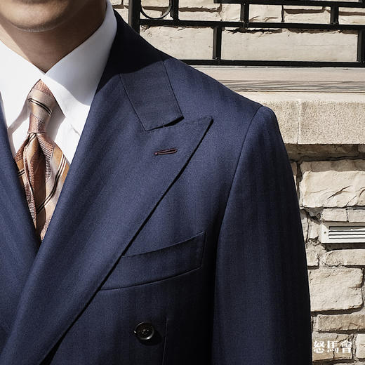 Stylbiella Knight 澳洲美丽诺羊毛360克高克重藏蓝色人字纹全麻衬套装 商品图8