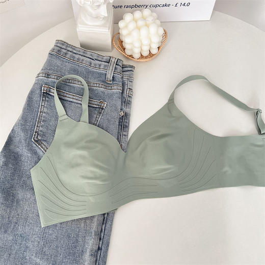 【买一送一！】无痕兔耳杯内衣 大胸显小超薄款收副乳聚拢防下垂无钢圈文胸 商品图8