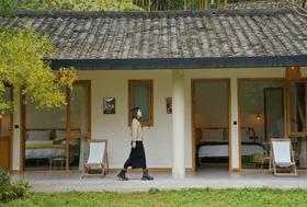 【彭州-308号院】3房独栋包院，田园风院子，超大草坪，临溪，还带地暖 SLXY