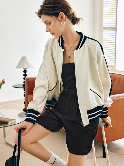 OLrain欧芮儿法式杏色短款外套女早秋2022新款美式宽松运动棒球服 商品图1