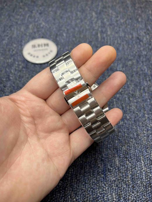 江诗丹顿纵横四海系列4500V 男士腕表
机芯：搭载进口西铁城 商品图6