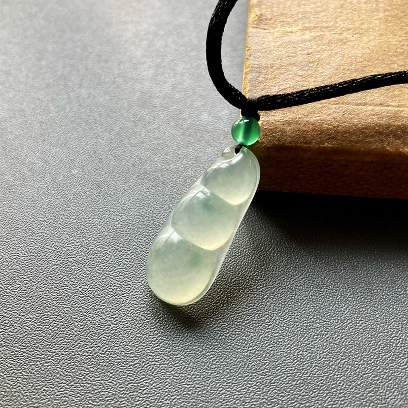 冰种飘花厚庄翡翠福豆