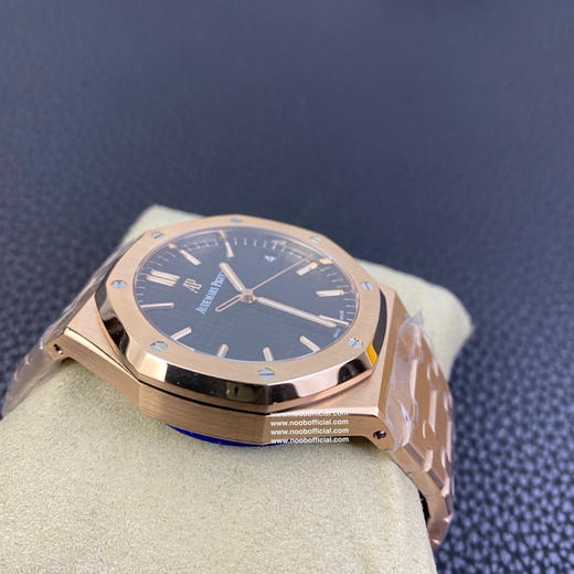 ZF皇家橡树15500玫瑰金黑盘 乃目前市面钢表的巅峰之作，—— 实力演绎 卫冕“钢”王！【6大精妙之处】1.正品拆解开模，尺寸为41X10.4毫米与正品一致！2.完全还原正品表壳的每一处细节 商品图6