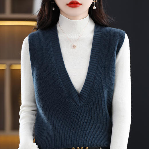 深V领含羊毛针织背心，轻盈保暖柔软亲肤，秋冬季必备百搭单品 商品图4