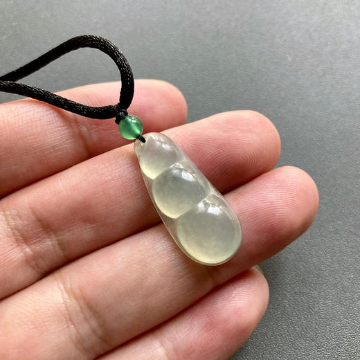 冰种飘花厚庄翡翠福豆 商品图6