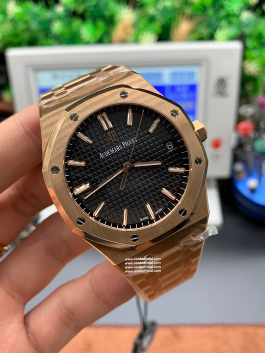 ZF皇家橡树15500玫瑰金黑盘 乃目前市面钢表的巅峰之作，—— 实力演绎 卫冕“钢”王！【6大精妙之处】1.正品拆解开模，尺寸为41X10.4毫米与正品一致！2.完全还原正品表壳的每一处细节 商品图13