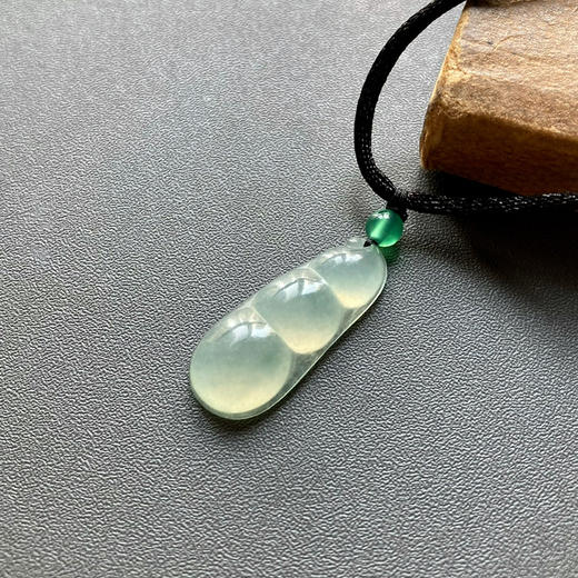 冰种飘花厚庄翡翠福豆 商品图2