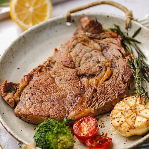 【调理】严选谷饲整切牛排套装650g（3西冷+2肉眼） 商品图1