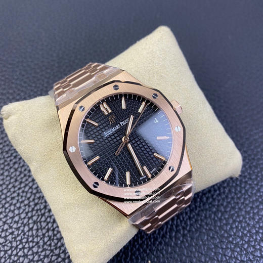 ZF皇家橡树15500玫瑰金黑盘 乃目前市面钢表的巅峰之作，—— 实力演绎 卫冕“钢”王！【6大精妙之处】1.正品拆解开模，尺寸为41X10.4毫米与正品一致！2.完全还原正品表壳的每一处细节 商品图4