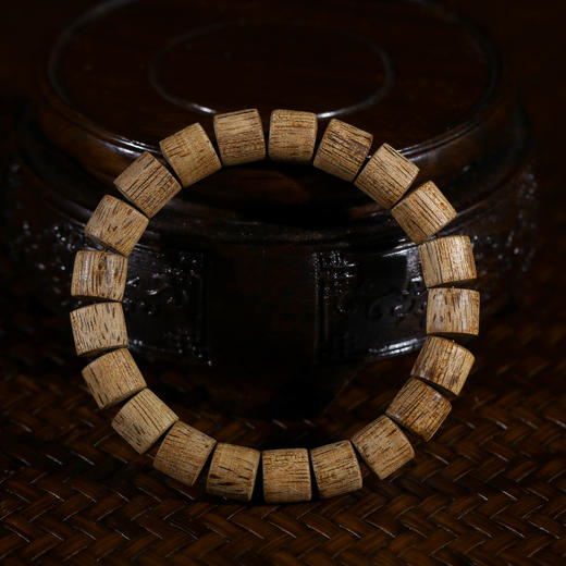 AN1019-8-Z4.85  柬埔寨菩萨桶珠手串 6.18g 商品图0