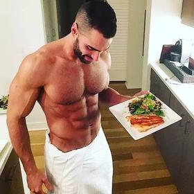 晚餐必须少吃？健身晚餐怎么吃好？