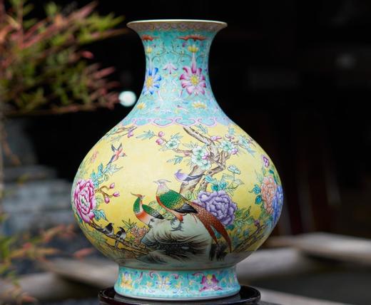 粉彩扒花锦上添花玉壶春 商品图0