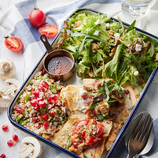 主厨双品鸡排附2种色拉 Grill Chicken Steak topped with 2 Seasonal Salad 商品图0