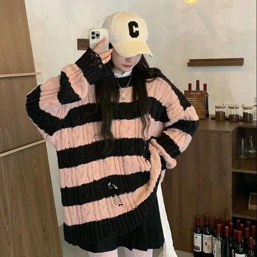 2022秋冬新款慵懒风设计感小众宽松破洞麻花套头中长款条纹毛衣女 商品图0