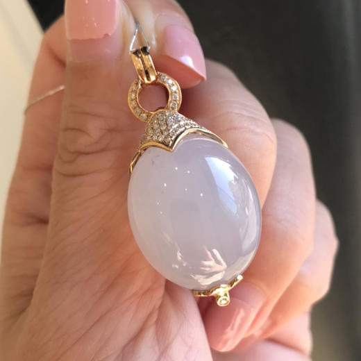 藕粉色饱满水润翡翠蛋面 商品图1