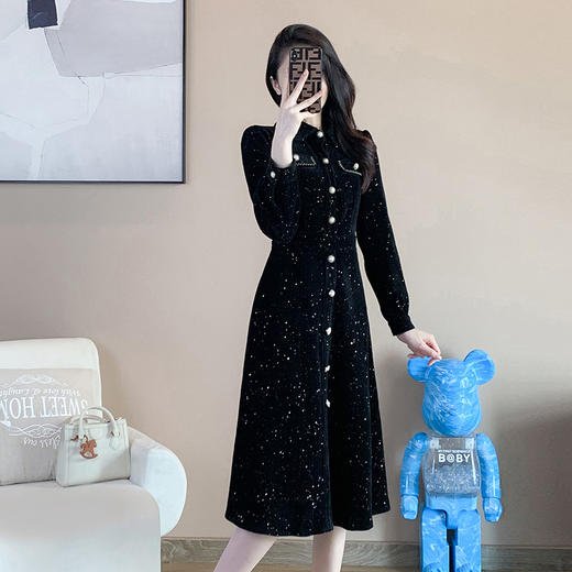 奢姿2024秋冬新款大码女装时尚气质法式连衣裙胖妹妹单排多扣裙子9923852325 商品图1