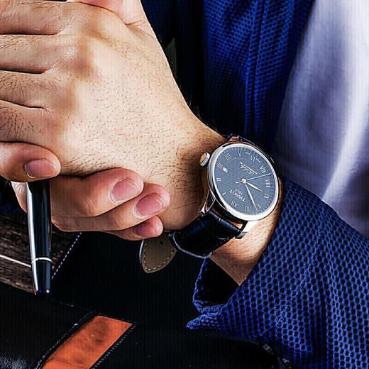 积分换购 | Tissot/天梭 力洛克系列商务休闲机械男表皮带T006.407.16.053.00[福利品] 商品图3