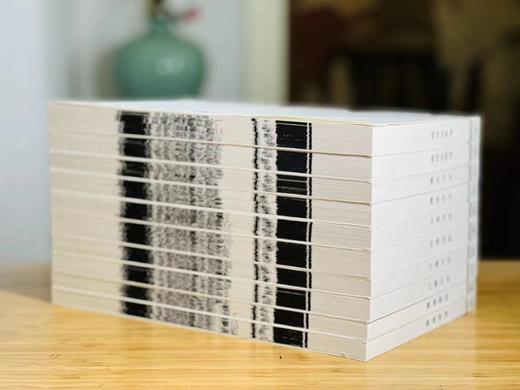 《阅微草堂笔记》，清 纪昀著，线装五函十册，尺寸为28.5*18*20cm，广陵书社2019年初版，2022年8月二印，限量编号本，仅印108套。定价4800，售价1680元。
  商品图3