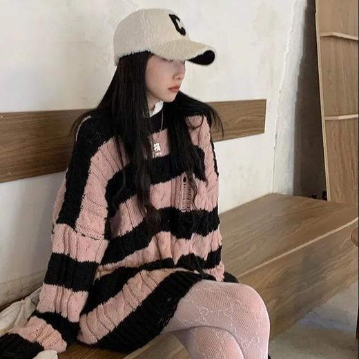 2022秋冬新款慵懒风设计感小众宽松破洞麻花套头中长款条纹毛衣女 商品图3