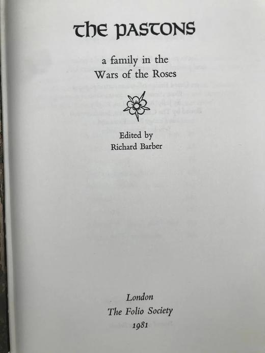 玫瑰战争中的帕斯顿家族 10幅彩色插图 精装18开带书匣 商品图3