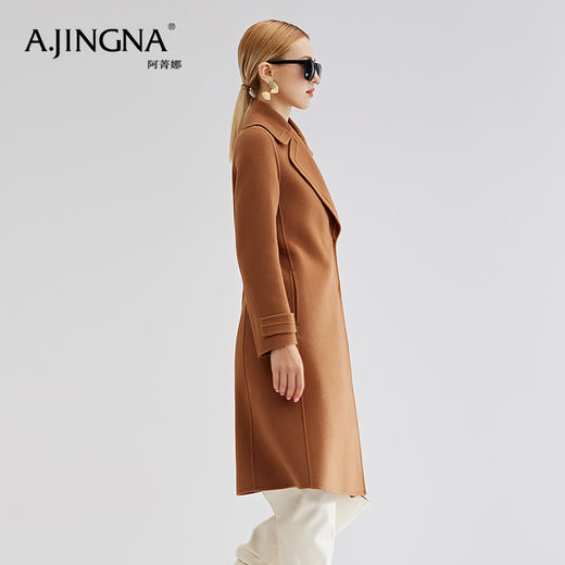 【特价款不退不换】阿菁娜秋冬新款简约浮雕感平驳大翻领羊毛羊绒混纺双面大衣金驼色A27D211012 商品图2