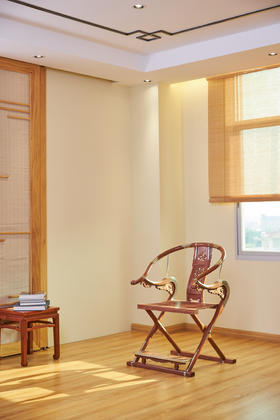 红桥红  家具严选  缅甸花梨(大果紫檀）  【木面 王款 麒麟纹交椅】