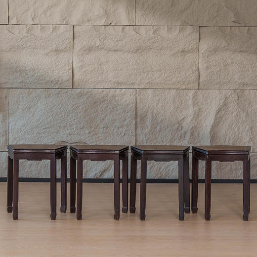 清 红木镶瘿木扇面形杌凳成堂（一堂四只） 商品图0