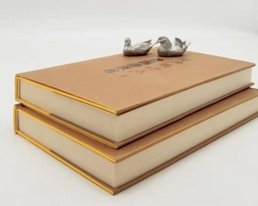 珍藏本：《唐浩明评点曾国藩家书》，精装，16开两册，曾国藩著，唐浩明评点，岳麓书社2010年版，约880页，定价168，售价84元。 商品图2