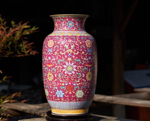 胭脂红扒花缠枝花卉冬瓜瓶 商品图0