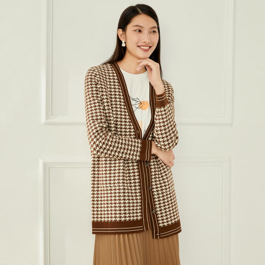 EITIE爱特爱冬季新款女装温柔大方优雅时尚百搭针织开衫6801512 商品图3