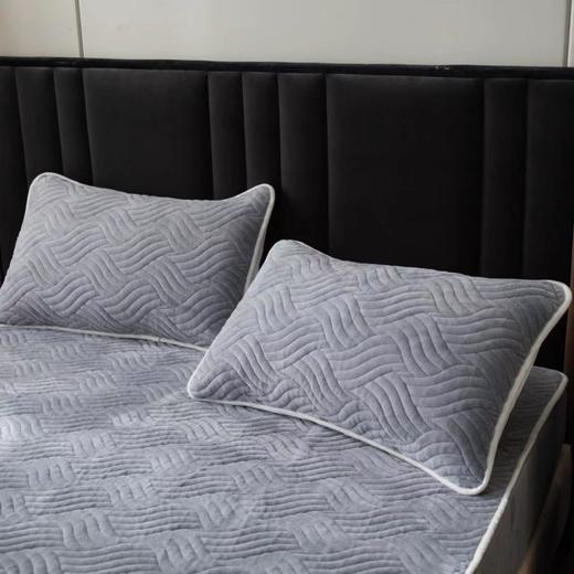 【蓝迪丝】自发热牛奶绒乳胶床垫3件套床笠款 商品图3