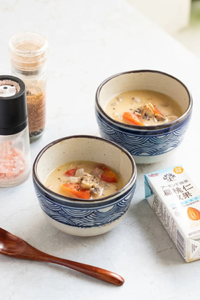 鸡肉蘑菇扁桃仁浓汤