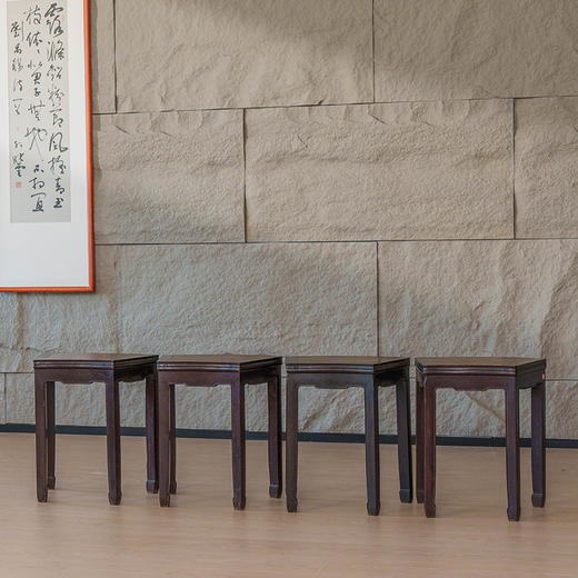 清 红木镶瘿木扇面形杌凳成堂（一堂四只） 商品图4