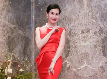 周3A高贵典雅礼服班公园前1【韦燕】 商品图0