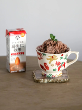 扁桃仁奶可可冰沙