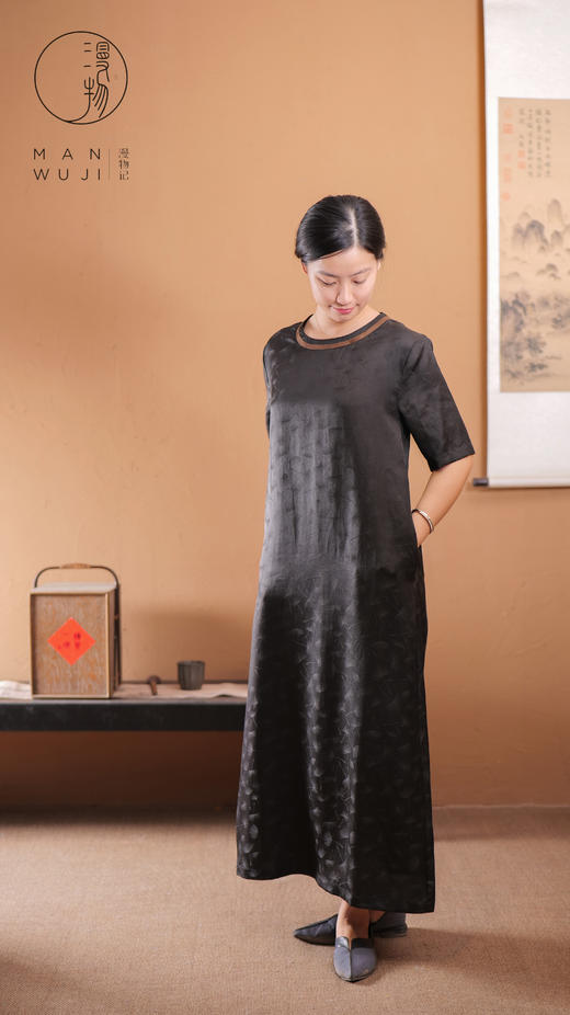 漫物记提花缎香云纱圆领短袖简约连衣裙XYS-089 商品图0