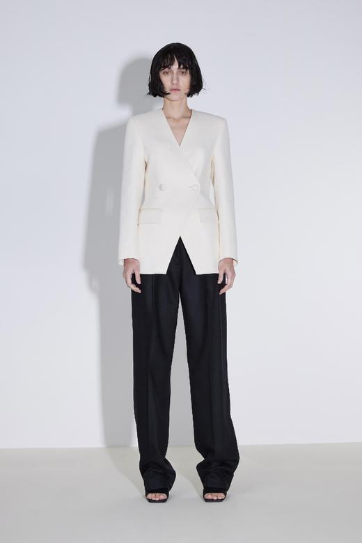 收腰款无领式双排扣西服 商品图0