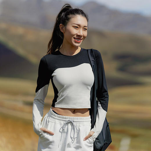 【裸感】圆领个性撞色修身长袖运动上衣 商品图0