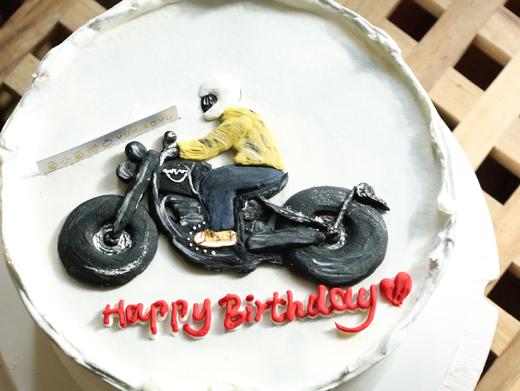 手绘机车蛋糕 商品图3