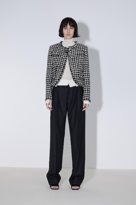 圆领短款小香风外套