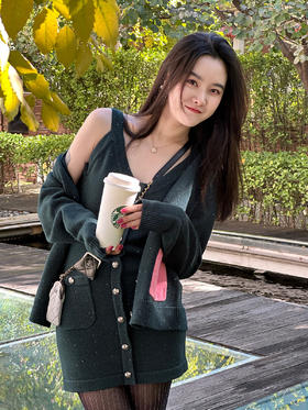 DUO智仙生 黑标系列 巴黎胶囊亮片针织松柏绿羊毛开衫和连衣裙