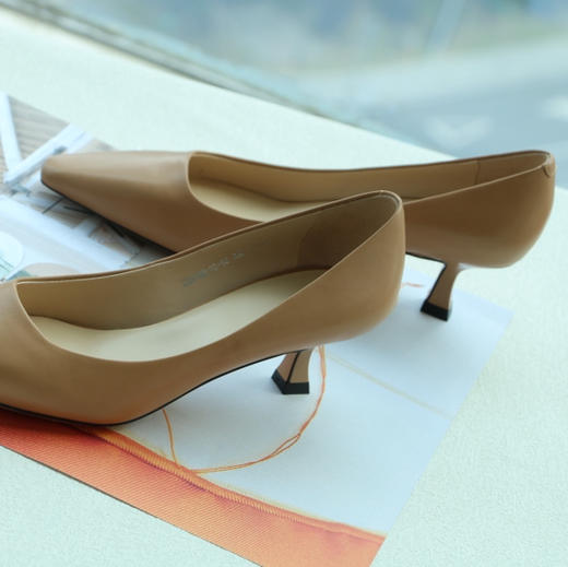 【à perles】尖方头，气质中跟通勤单鞋子，4.5cm跟【现货】 商品图0