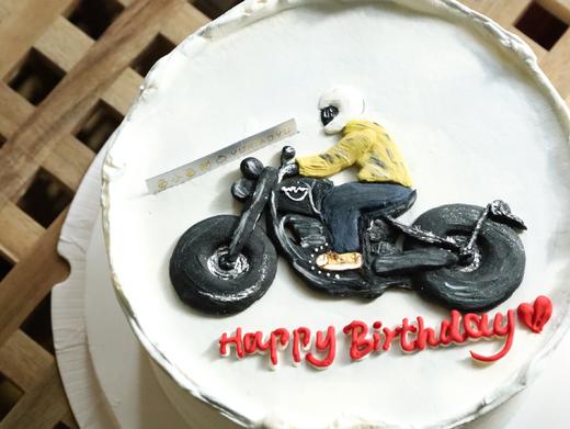 手绘机车蛋糕 商品图0