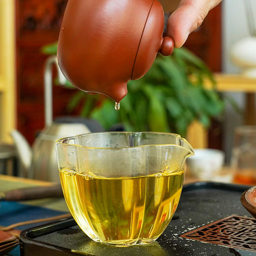 【曼松黄金砖】一杯横跨两年韵味，云南普洱茶生茶茶砖曼松王子山1200年古树2021年、2022年两年春茶250g/砖 商品图6