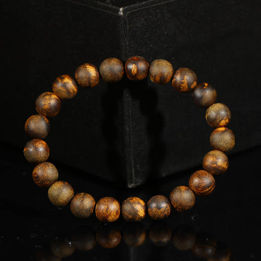 BC.AF10.21-3   绿奇沉水《单圈》  9.48g 商品图0