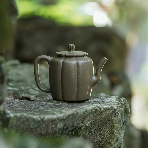 龙德堂陶艺 徐飞制 《菊瓣高执》泥料原矿青段 170cc 库存请咨询客服 商品图2