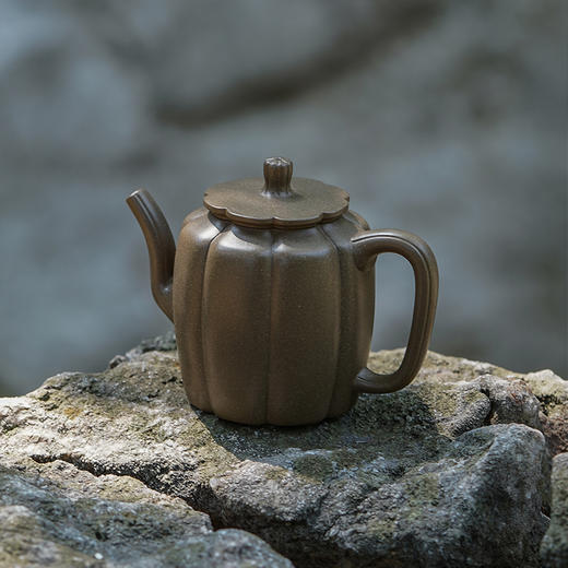 龙德堂陶艺 徐飞制 《菊瓣高执》泥料原矿青段 170cc 库存请咨询客服 商品图0