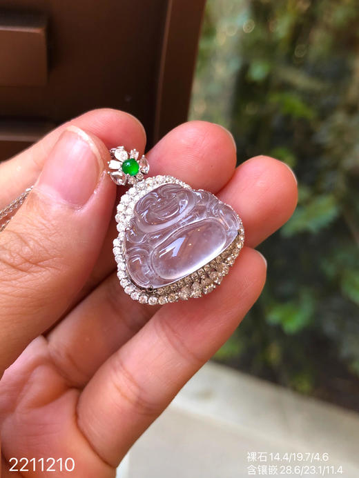 2211210，玻璃佛公吊坠。具体价格微信咨询 商品图0