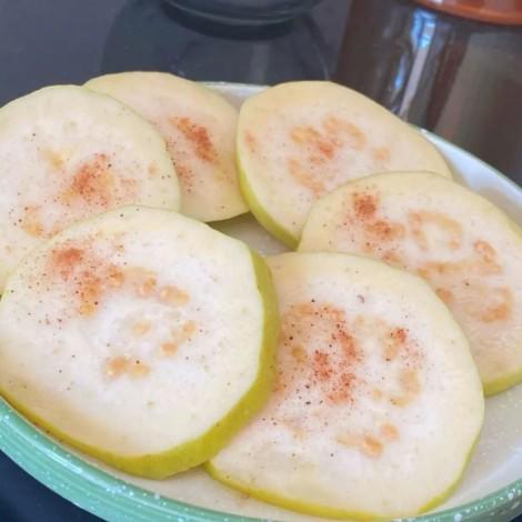 树上熟奶油芭乐  4.5-5斤彩箱装 （约6-13个左右   具体以重量为准）温馨提示 因授粉原因   极个别果为红心芭乐 介意慎拍 商品图7